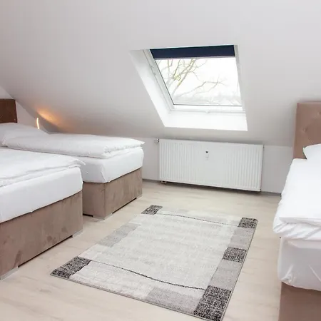 T&k Near Messe Fair Trade Duesseldorf Und Airport 3b *