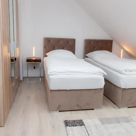 T&k Near Messe Fair Trade Duesseldorf Und Airport 3b Lägenhet