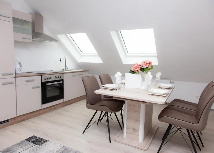 T&k Near Messe Fair Trade Duesseldorf Und Airport 3b アパート